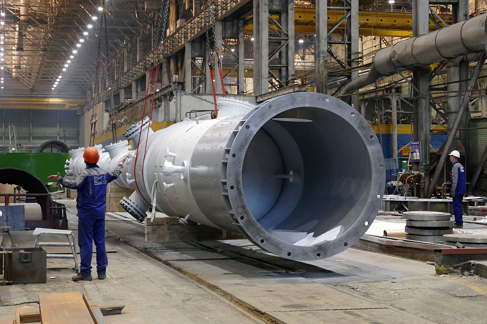 Колонное оборудование производства «Уралхиммаш» установлено на объекте компании «НОВАТЭК» в морском порту Усть-Луга